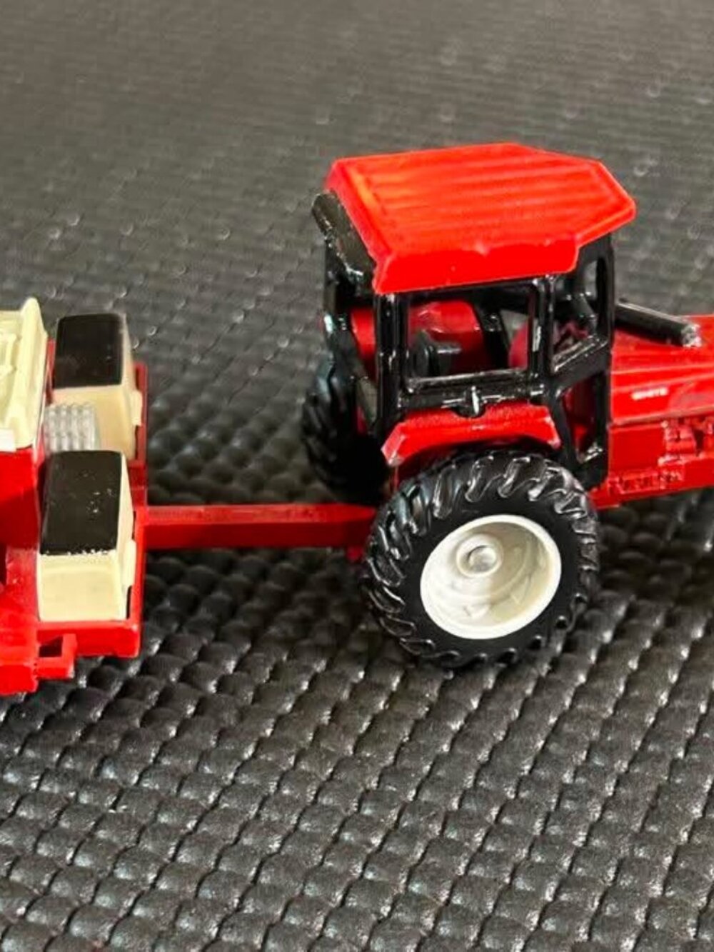 Vtg ERTL 1/64 Die-cast Tractor White American 80 Case 4 Row Planter SEE NOTES